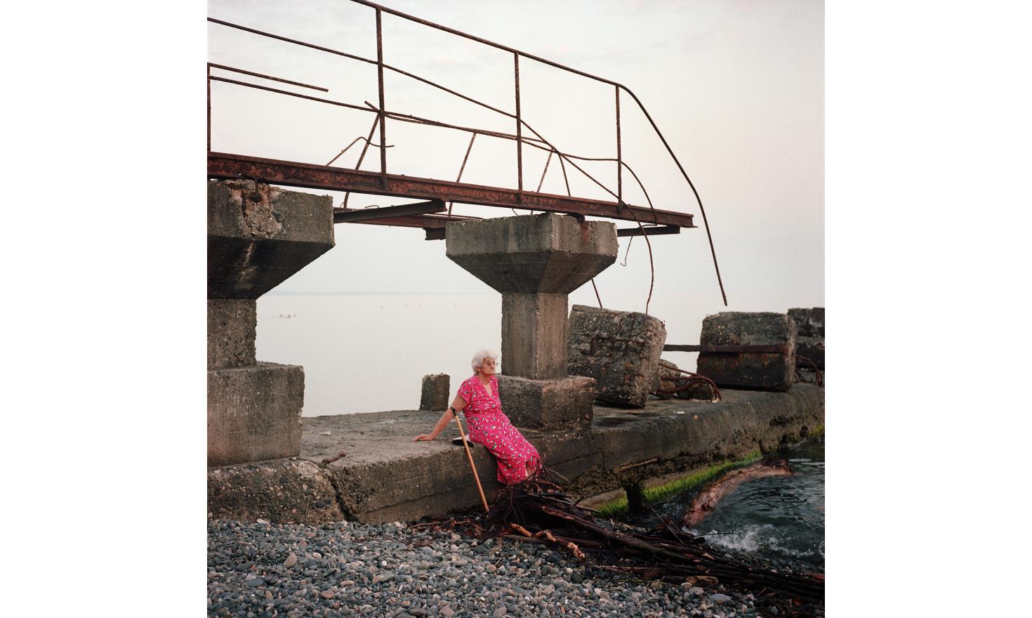 An Abkhaz senior in Sukhum(i) Beach.