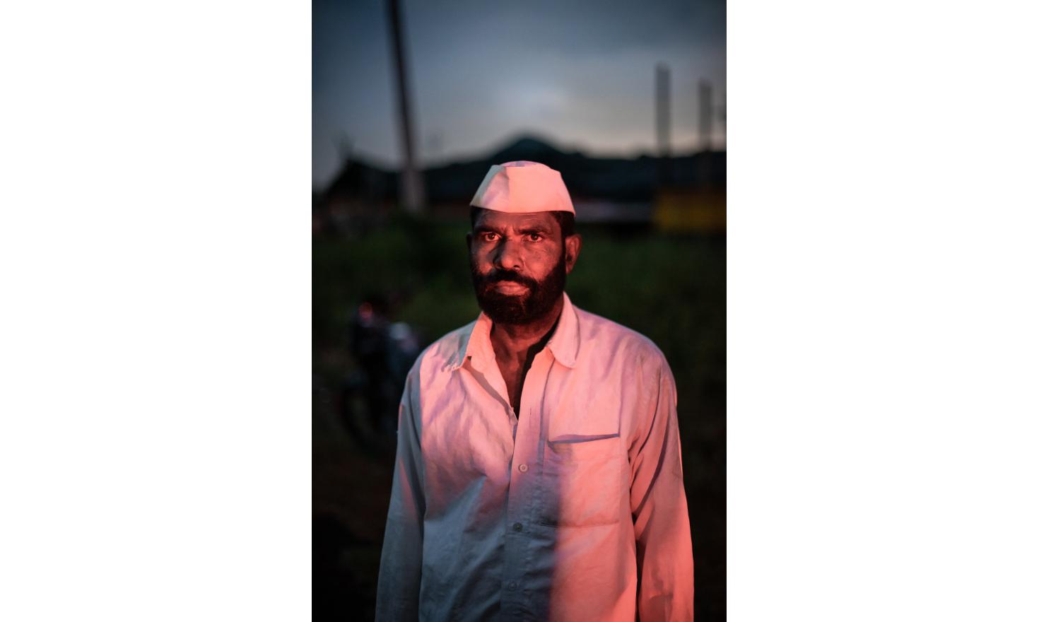 Sugar Girls, coerced hysterectomies in India Nakaate, a field contractor, advances money to their workers before the cutting season, and get paid back along the season. It’s often them who also advance money for health necessities such as the women’s surgeries.