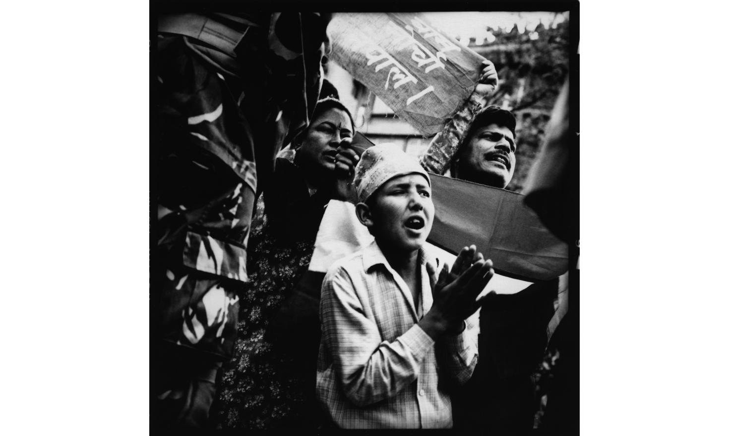 © Agnès Dherbeys / MYOP Anti Absolute Monarchy protestors scanding slogans against King Gyanendra. Kathmandu outskirt, 17th of April 2006